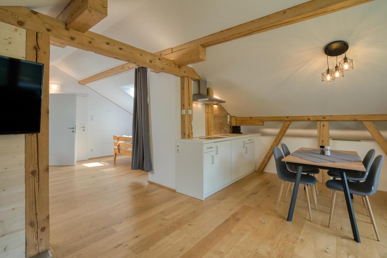 Hus24 *