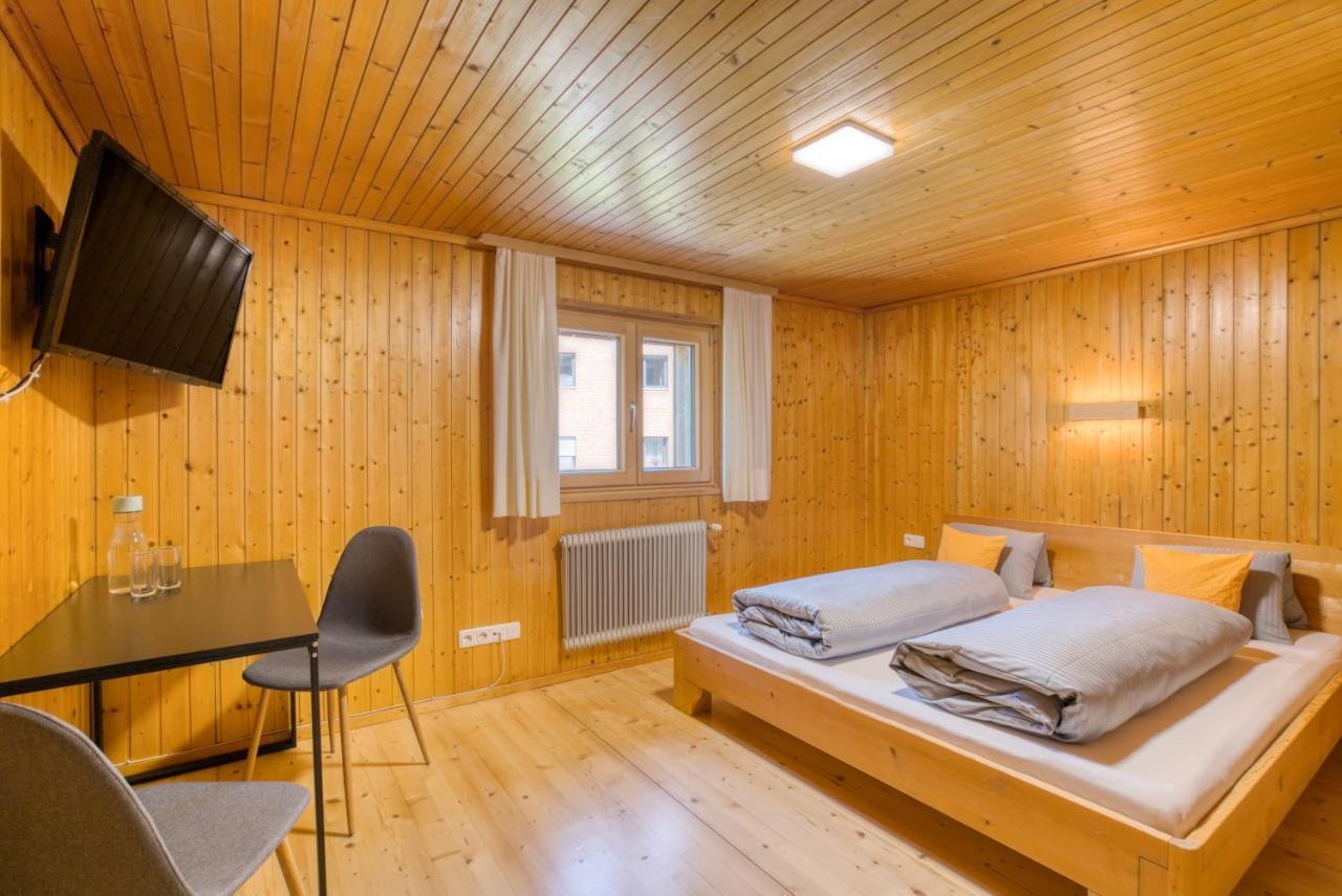 Hus24